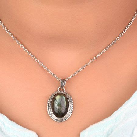 Get Up To 15% Off On Silver Pendants Online In India | Indianshelf