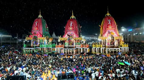 Suna Besha 2025: Lord Jagannath & Siblings dazzle in 208kg of pure gold ...