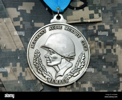 Army achievement medal hi-res stock photography and images - Alamy
