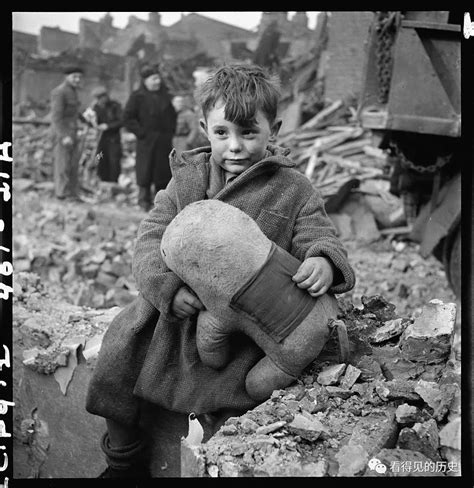 二战老照片 伦敦大轰炸中躲避战火的儿童 可怜的英国小孩|小孩|英国|二战_新浪新闻