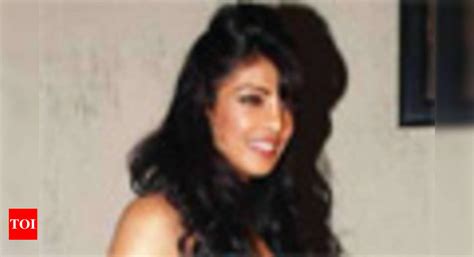Priyanka needs a scripts first | Hindi Movie News - Times of India