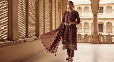 Straight Cut vs. A-Line: Which Salwar Suit Fits You Best? – Shreekama