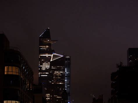 Download wallpaper 1400x1050 night city, city, buildings, road, cars ...