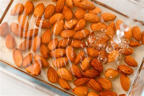 Soaked Badam vs Raw Almonds: Which Is Healthier? (Answered) – The ...