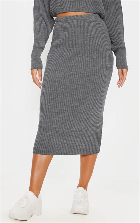 ribbed skirt outfit ideas