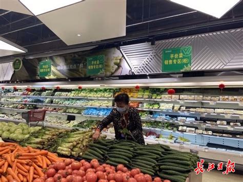 武汉商超民生物资货足价稳，有超市增加货量及配送频次保供