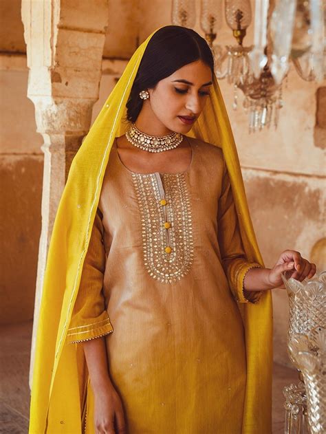 Buy Haldi Dress, Saree & Lehenga For Bride Online | The Loom