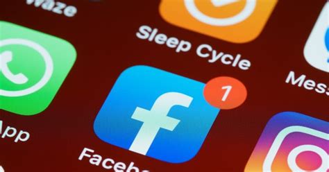 FB tests way to add up to 5 profiles via single account