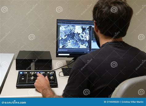 Image result for Scanning Electron Microscope Working