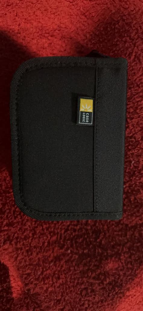 Case Logic JDS-6 USB Drive Shuttle 6-Capacity-Black : Amazon.in ...