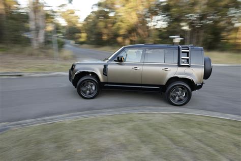 Land Rover Defender vs Land Rover Defender Comparison | CarExpert