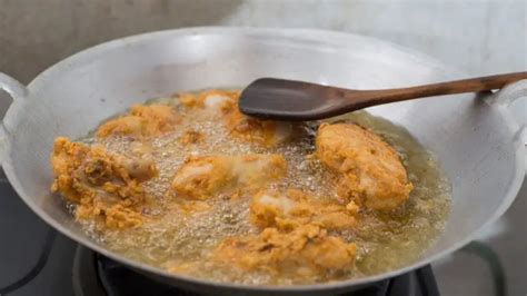 Cooking Tips: શું તળતી વખતે તમારા પર તેલના છાંટા પડે છે ? આ ટીપ્સ ફોલો ...