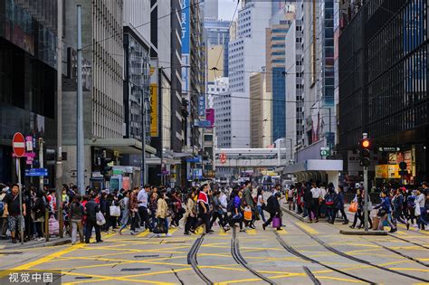 香港拟输入2万名外劳，建筑工月薪或可达5万，劳务中介：一天接到百人咨询，大部分工作对学历要求不高_【快资讯】
