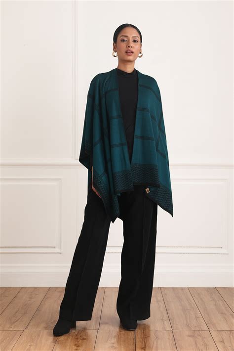 Sabrina Reversible Cape – Khaleej