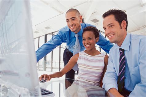 Computer Using Business Pics 的图像结果