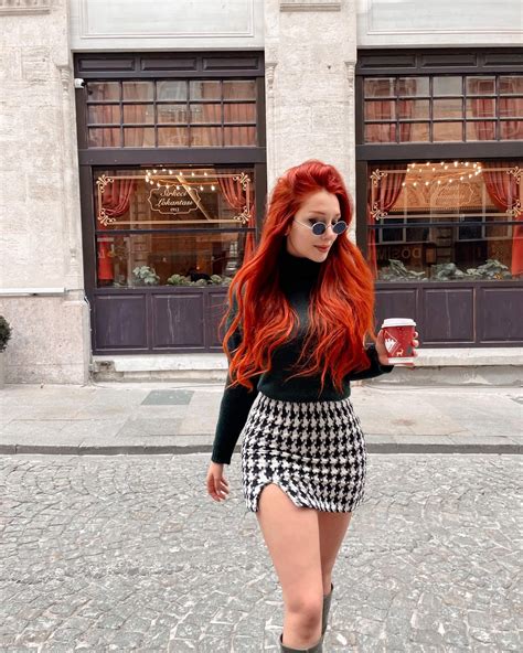 Pin by Jadtasti on Hair inspiration | Red hair outfits, Redhead outfit ...