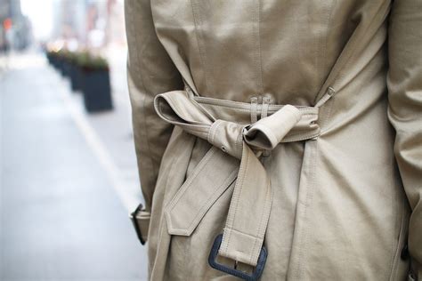 How-To-Wear-A-Trench-Coat-Tie-Bow-From-Waist-Belt | A Side Of Style