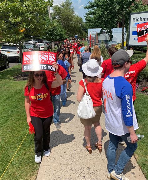 RUMC nurses rally for new contract, safe staffing - silive.com