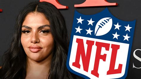 'Love Island' Star Huda Mustafa Breaks Down Eagles' Tush Push In NFL ...