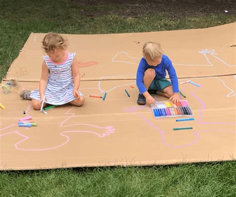 Crafts Using Cardboard Boxes 的图像结果