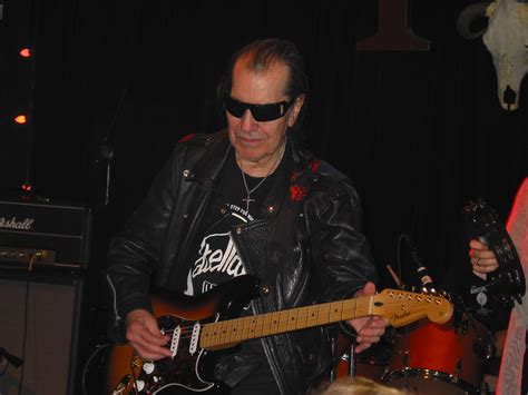 File:Link Wray in Seattle 2005 (1).jpg - Wikimedia Commons