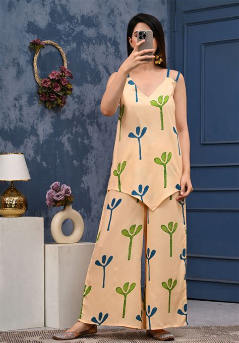 Bold Floral Print Shoulder Straps Coord Set – Dhibha