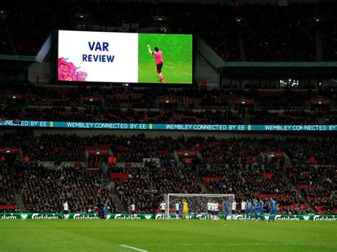 Screen Play in Football 的图像结果