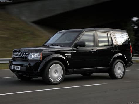 Land Rover est l'amélioration de sa gamme de l'usine soutenus par des ...