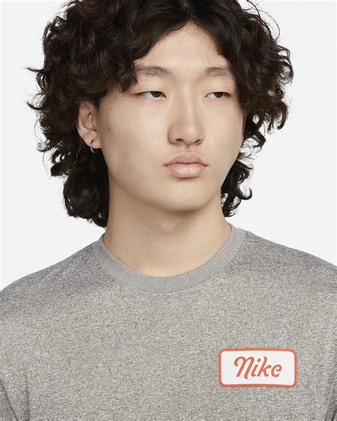 Nike Dri-FIT Men's Fitness T-Shirt. Nike IN