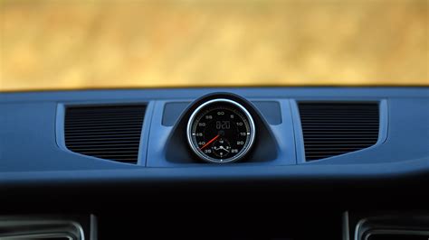 Porsche Macan 2016 R4 Interior Car Photos - Overdrive