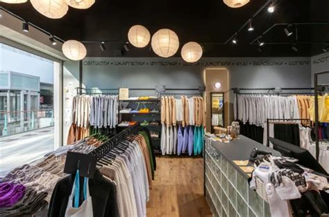 Showroom Interior Designing Services - Retail Interior Designing ...