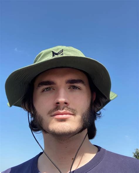 Jschlatt Real Name, Age, Height, Net Worth, Wife, Family, Bio