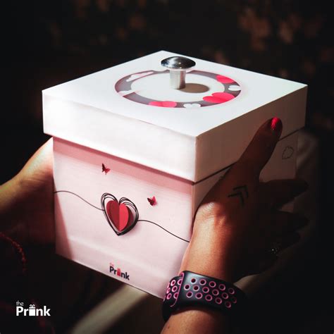 Butterfly Gift Box | Flying Butterflies with photos | The Prink ...