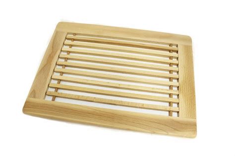 Wooden bread cutting board - Calder