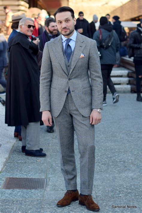 Well-Dressed Man Suit 的图像结果