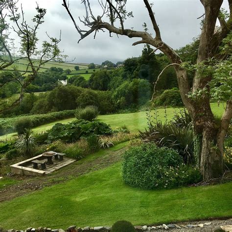 AT CEDAR LODGE (Glen Mona) - B&B Reviews, Photos, Rate Comparison ...