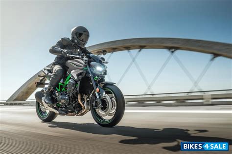 Kawasaki Z900 2025 price, specs, mileage, colours, photos and reviews ...