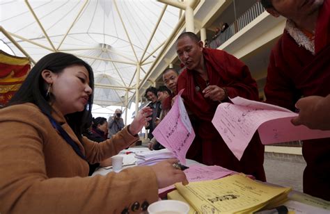 Tibetans vote to elect head of govt-in-exile - IBTimes India