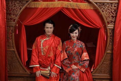 洞房送什么礼物好最新素材