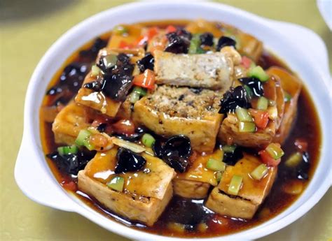鲁菜名菜，博山美食八宝豆腐箱的故事，别的地方根本吃不到