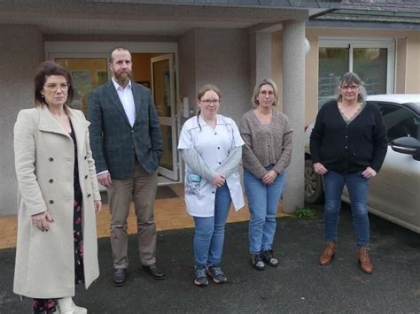 Un directeur arrive au centre de soins infirmiers de Pontrieux ...