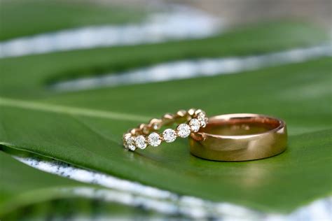 GUIDE TO CHOOSING A WEDDING BAND – Sneha Rateria Store