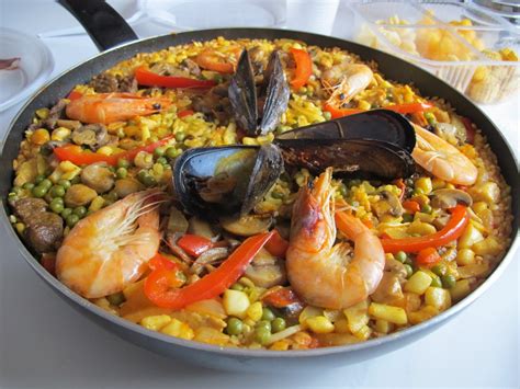 The tasty side to life: Traditional Spanish Mixed Paella- "Receta ...