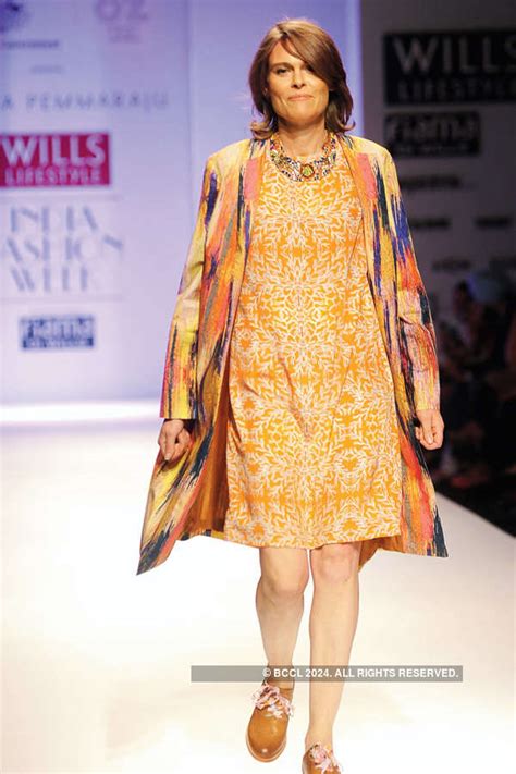 Aussie diplomat's wife walks Delhi ramp Photogallery - ETimes