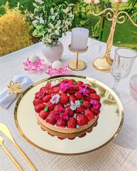 FRESH STRAWBERRY TART
