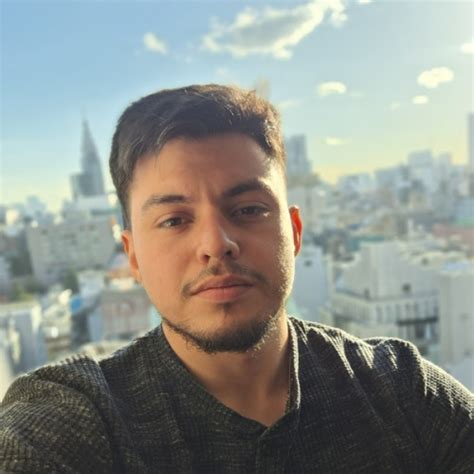 Aaron - Graphic design teacher - ₹2347/h