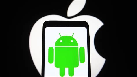 The DOJ accuses Apple of a 'green bubble' problem. Here's why they're ...