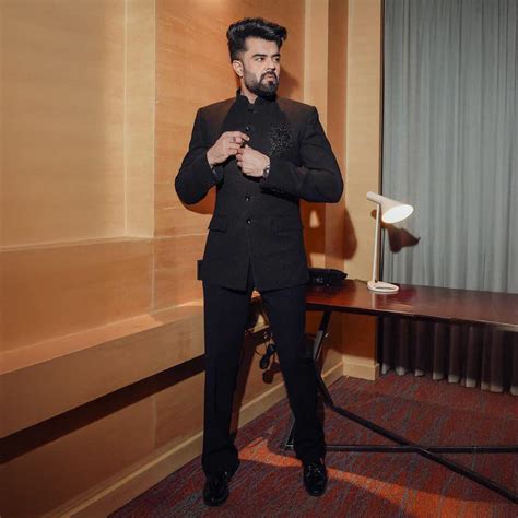 Buy Designer Bandhgala & Jodhpuri Suit for men