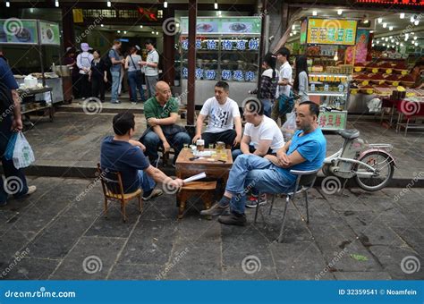 Local Chinese People 的图像结果