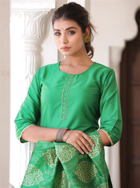 Women Ethnic Wear: Buy Ethnic Wear for Women Online